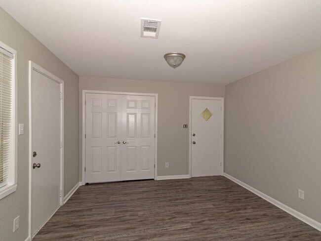 Foto del edificio - 4106 Covey Ln