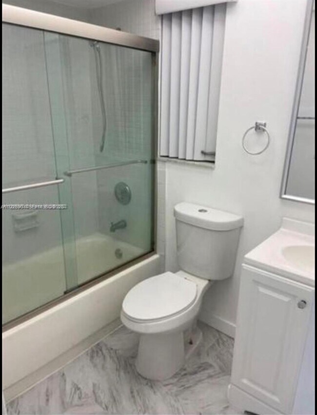 Foto del edificio - 8775 Park Blvd