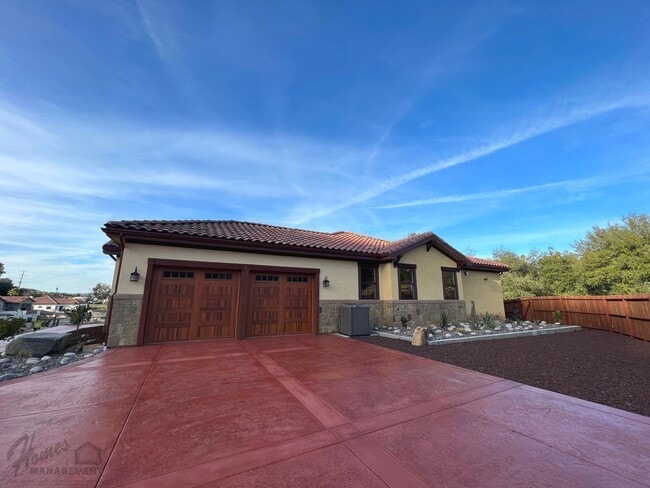 Foto del edificio - Homes Management - Beautiful Home for Rent...