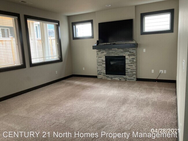 Foto del edificio - 4 br, 2.5 bath House - 19430 Meridian Dr SE