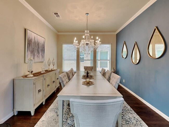 Foto del edificio - A Stone Hollow Showstopper: Grand Design, Gourmet Kitchen & Outdoor Living