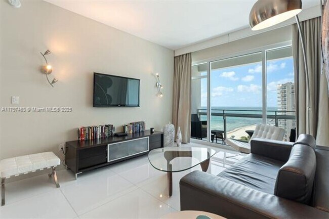 Foto del edificio - 6801 Collins Ave