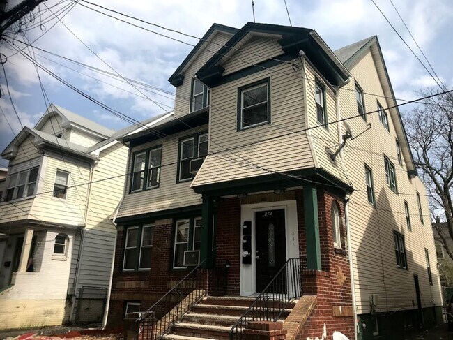 Photo - 272-274 Wainwright St-3 Apartment