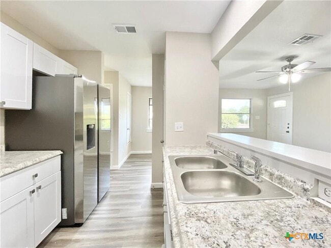 Building Photo - 2110 Blue Meadow Dr