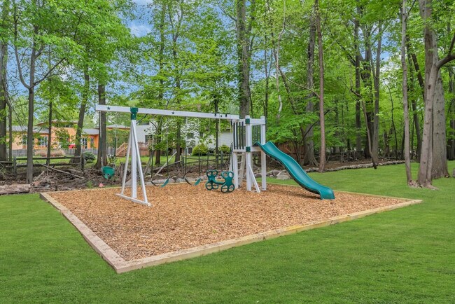 Foto del edificio - 110 Smith Hill Rd