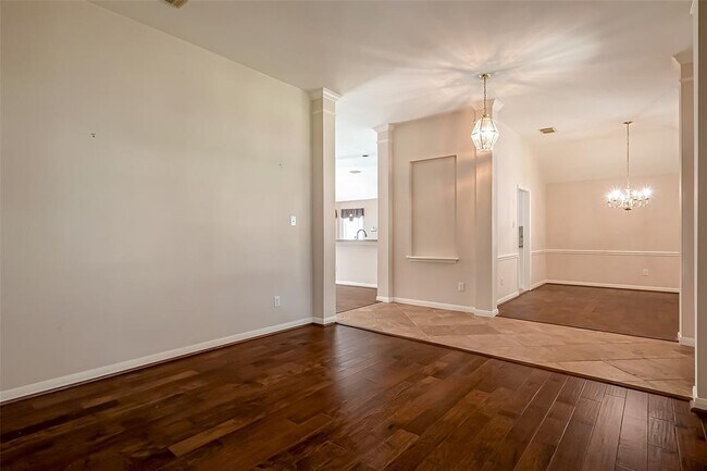 Building Photo - 3008 Creek Bend Dr