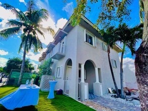 Building Photo - 1102 NW 26th St