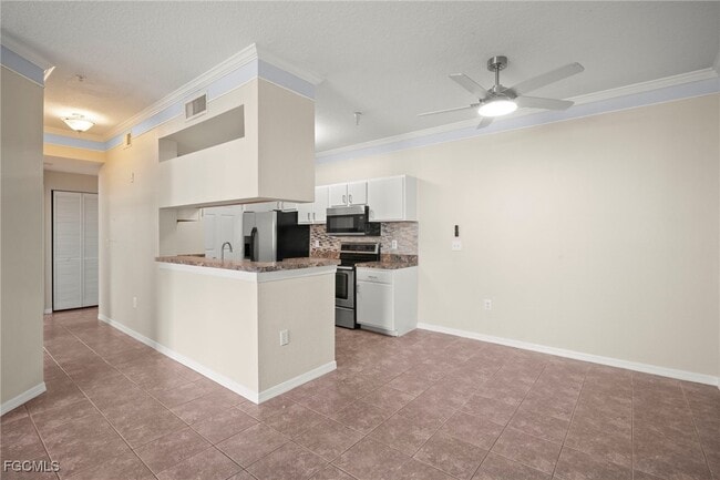 Building Photo - 11511 Villa Grand