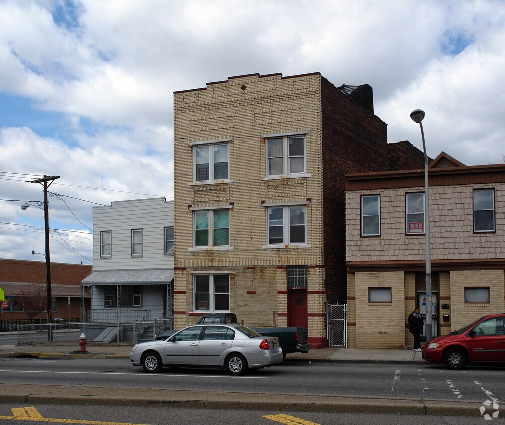 Primary Photo - 1585 John F Kennedy Blvd