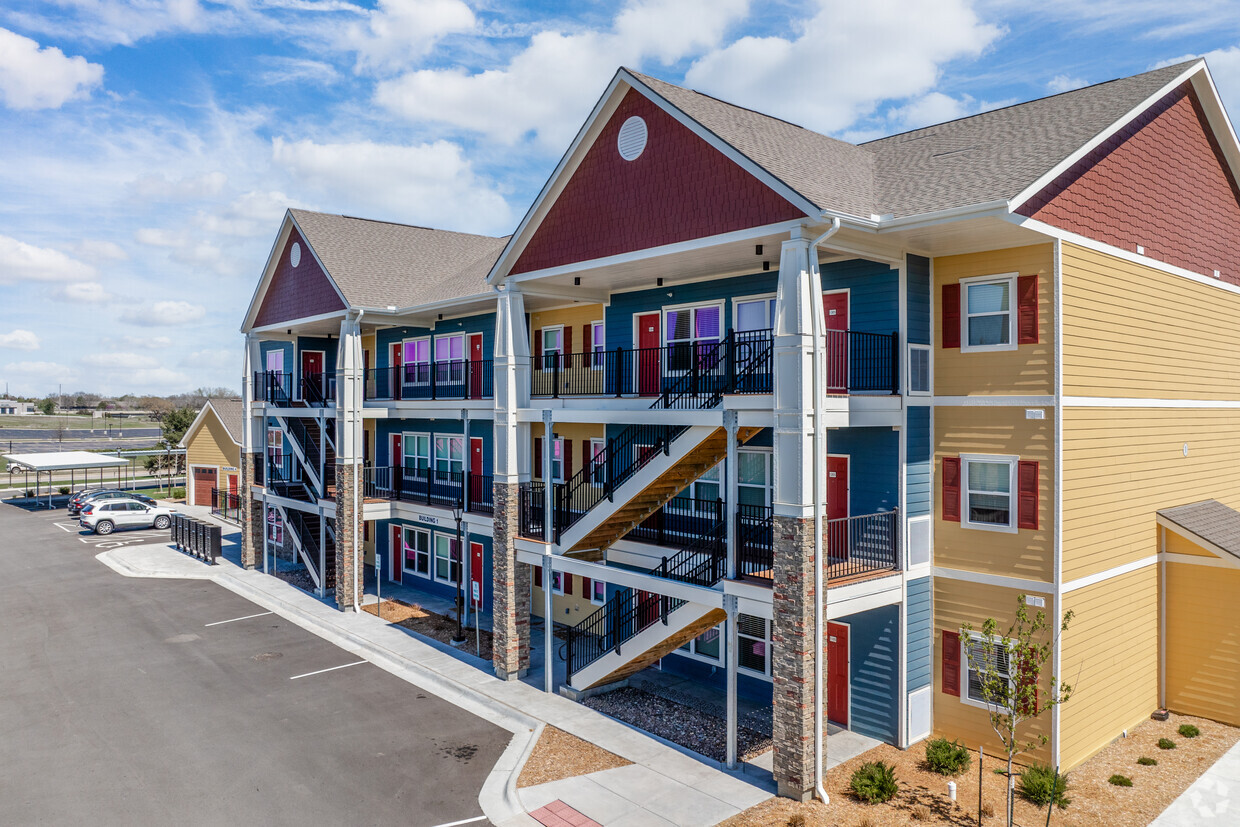 Verandas at Crestview - Apartments in Wichita, KS | Apartments.com