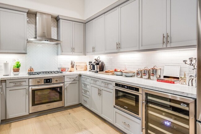 Foto del edificio - Newly build 3 bedroom South Redondo Townhome