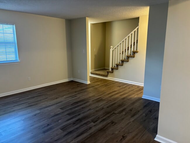 Building Photo - 5713 Jana Ln