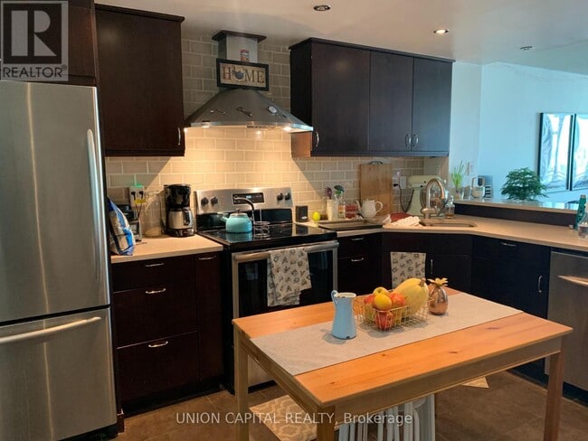 Building Photo - 650-650 Queens Quay W