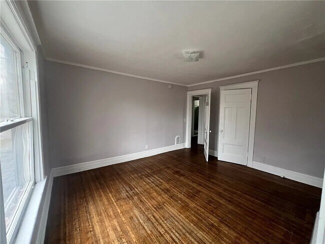 Building Photo - 443 Flint St