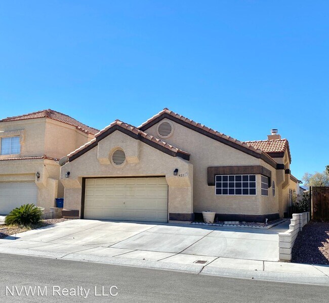 Building Photo - 3 br, 2 bath House - 421 Clifton Heights Dr