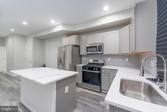 Foto del edificio - 1733 E Lafayette Ave