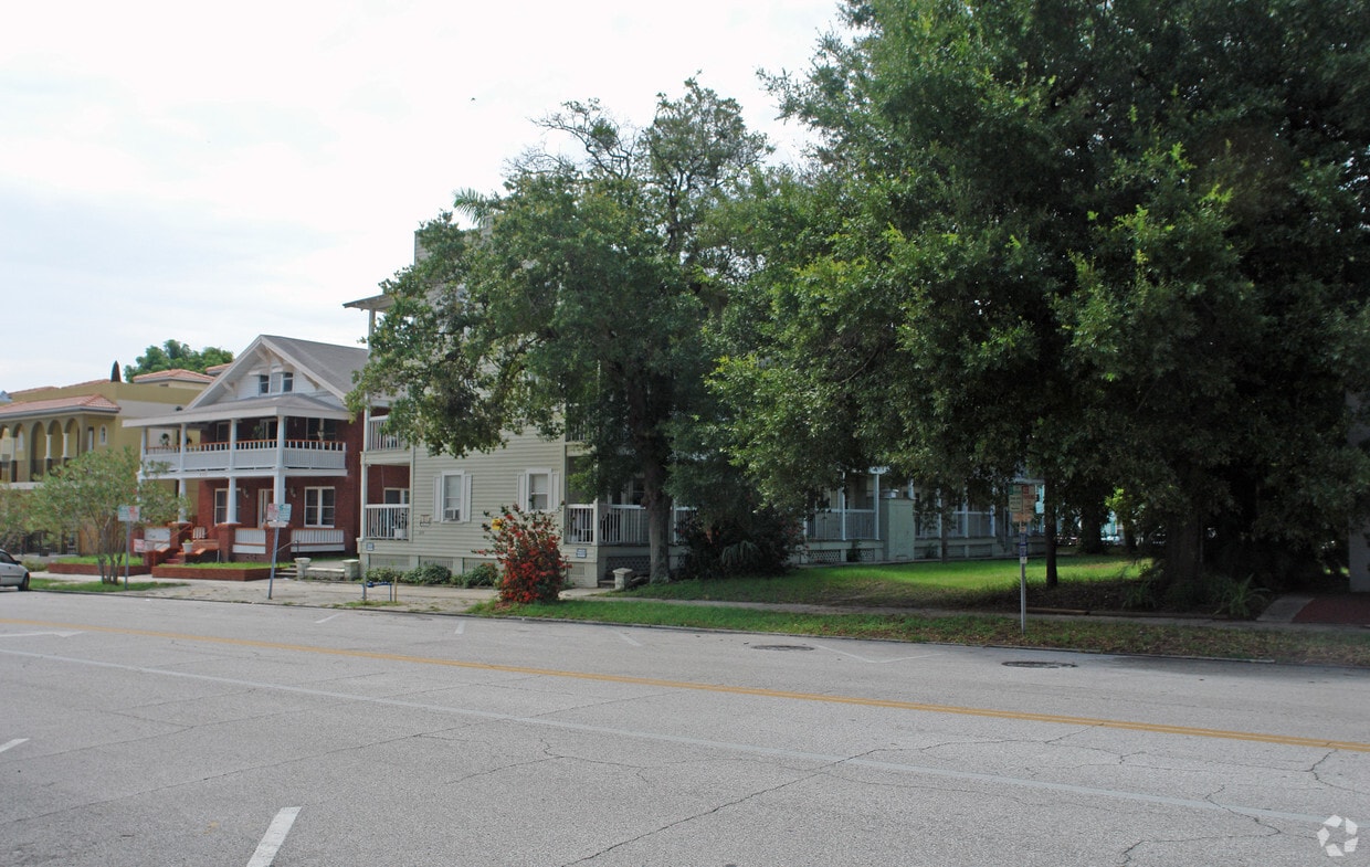 644 3rd Ave S, Saint Petersburg, FL 33701 Apartments in Saint