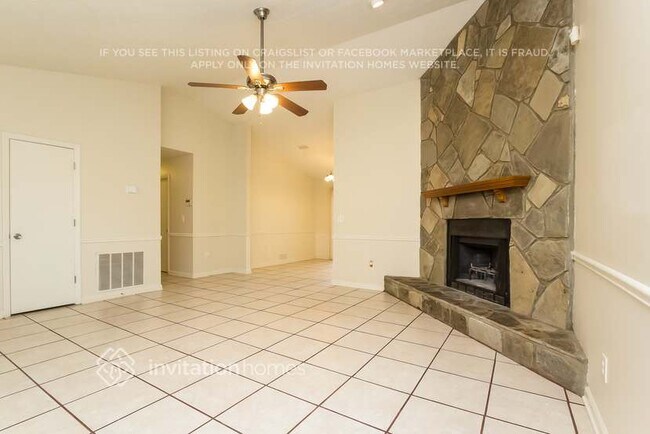 Foto del edificio - 1160 Park Creek Cir