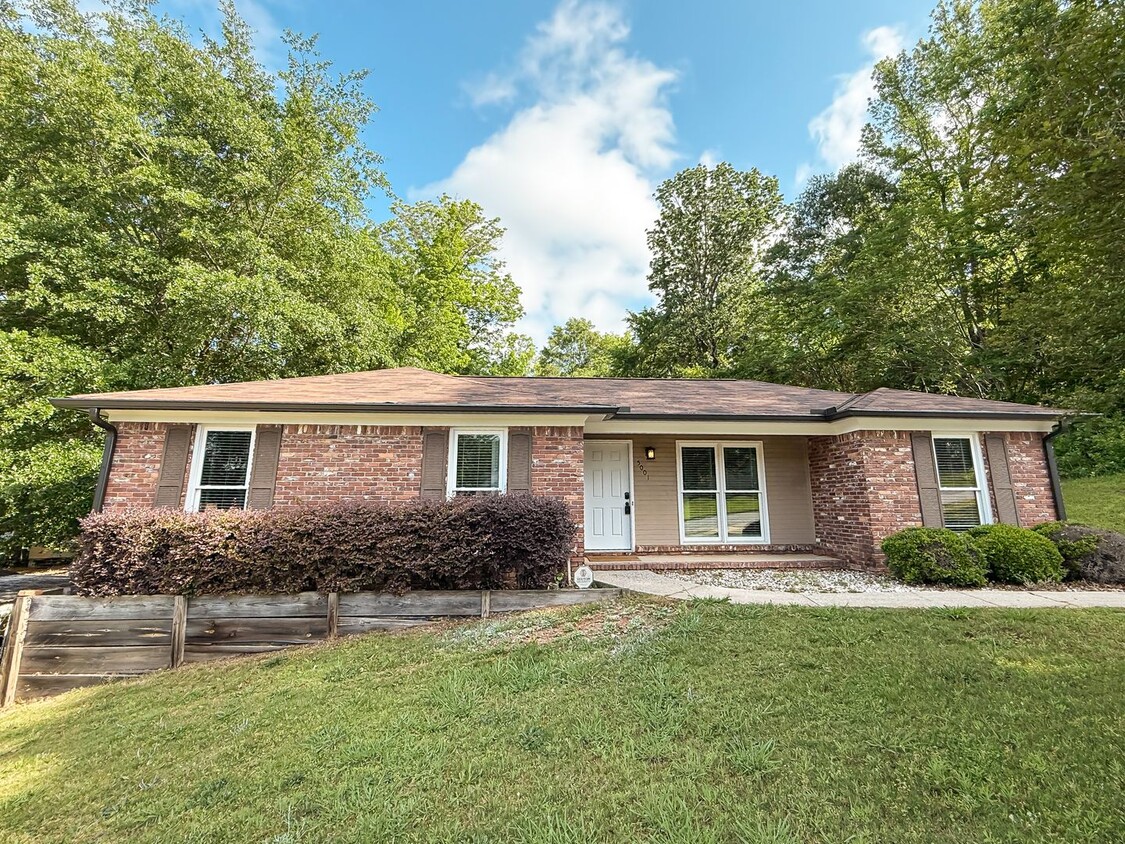 Primary Photo - 5001 Sequoia Dr