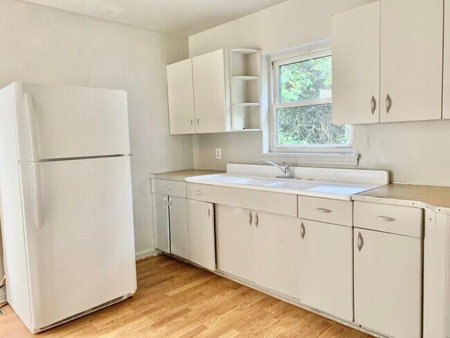 Building Photo - 2617 Clydesdale Terrace
