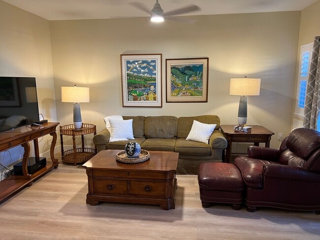 Building Photo - Fully Furnished & remodeled, ground floor,...