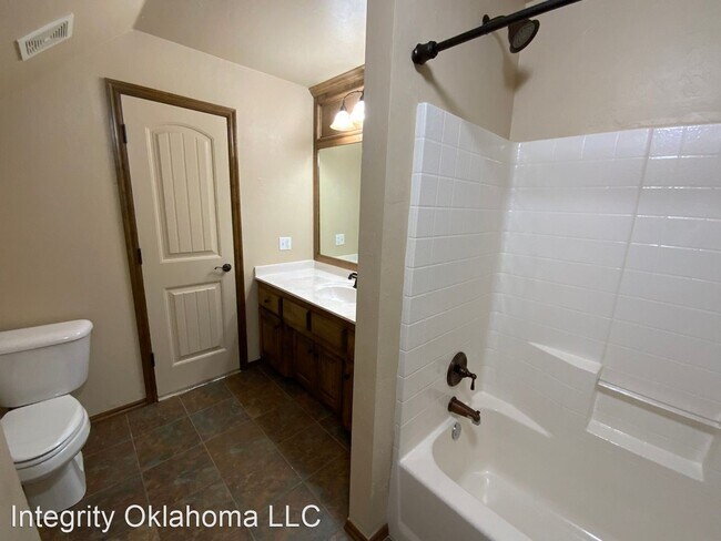 Building Photo - 5 br, 4 bath House - 4608 NW 162nd Street