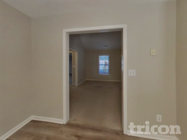 Building Photo - 410 Red Oak Ct