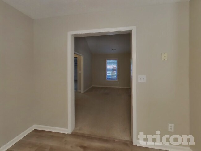 Foto del edificio - 410 Red Oak Ct