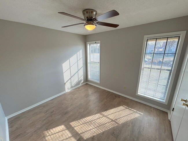 Building Photo - 7084 Texel Cove