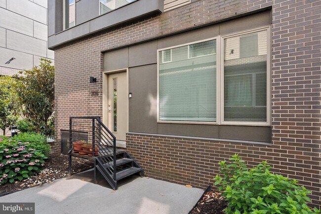 Building Photo - 2128 Kensington Walk