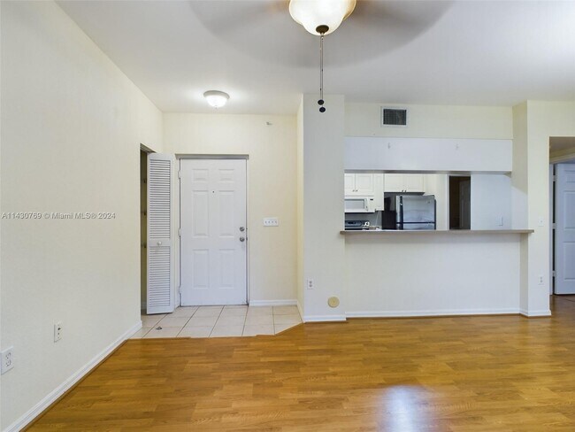 Building Photo - 6786 W Sample Rd