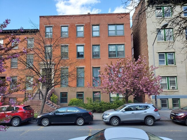 Building Photo - 46 MERCER St