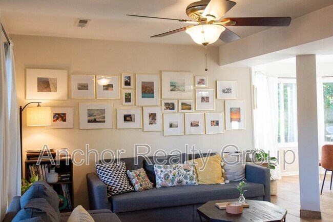 Foto del edificio - 331 Sunflower Ct