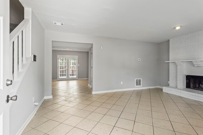 Foto del edificio - 930 Silverwood Dr