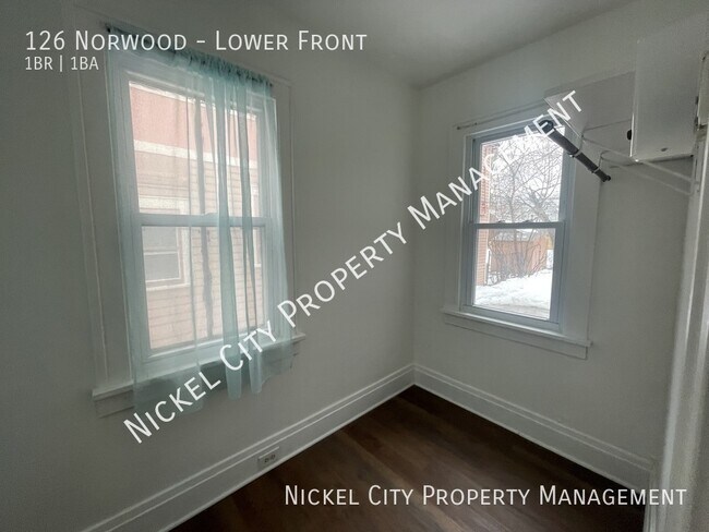 Foto del edificio - 126 Norwood Ave