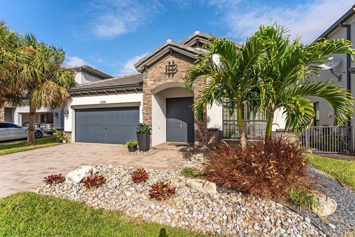 Foto principal - 5704 Sandbirch Way