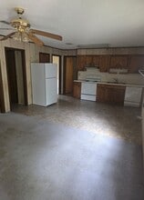 Building Photo - 347 Watson Rd