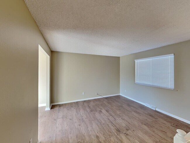Building Photo - 8420 W 91st Ave