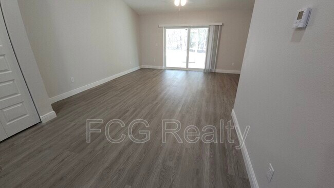 Foto del edificio - 9091 N Peachtree Way