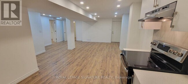 Photo du bâtiment - 83 Norbury Dr