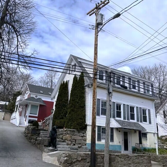 Foto del edificio - 38 Townsend Ave