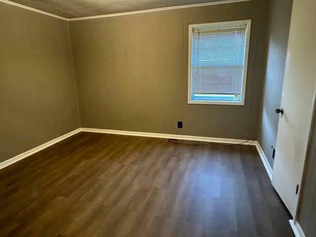 Building Photo - 117 Hayes Dr