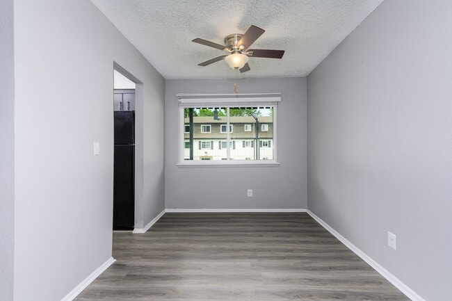 Building Photo - Riverside Heights Apartments