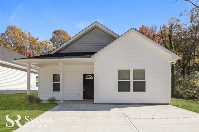 Building Photo - Pretty 3BR 2BA Home