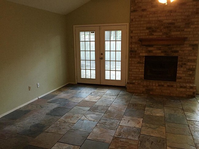 Building Photo - 111 N Deerfoot Cir