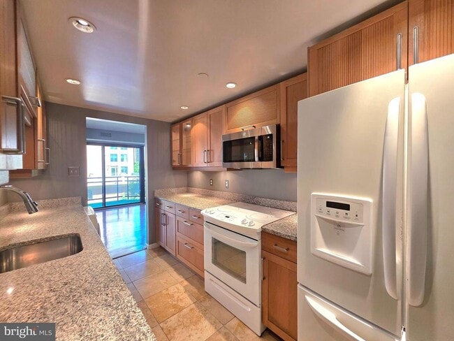 Foto del edificio - 1530 Key Blvd