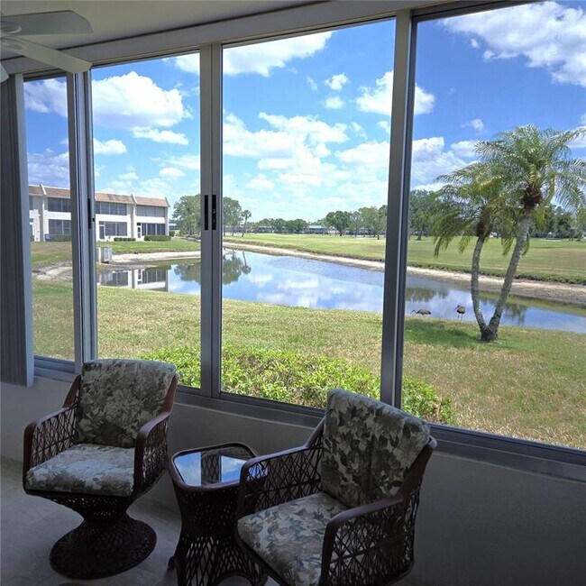 Foto del edificio - 7193 W Country Club Dr N