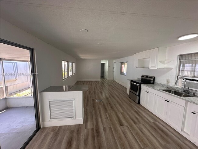 Building Photo - 2957 SW 54th St