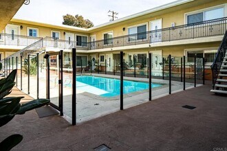 Building Photo - 615 9th St