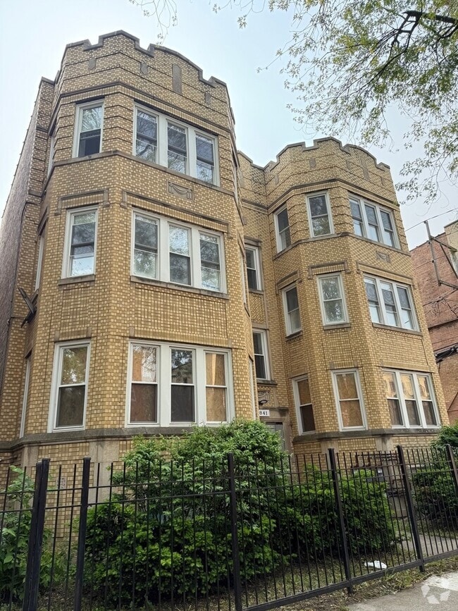 Building Photo - 7841 S Essex Ave